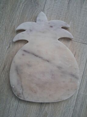 White Marble Pineapple-Shaped Serving Cutting Board